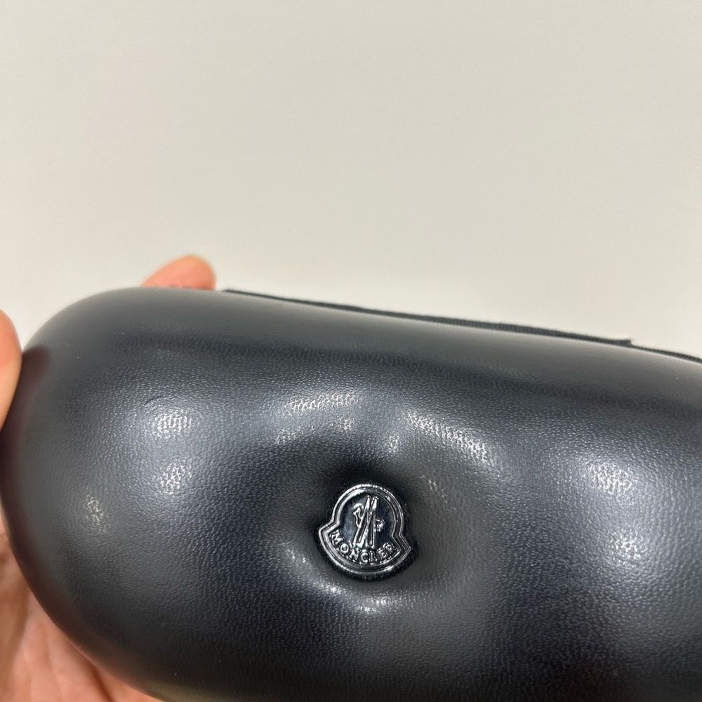 Moncler Black leather sunglasses Case - Picture 8 of 11